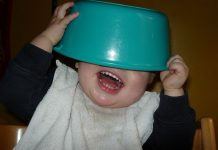 Polizei meldet «Ausbruch» eines Zweijährigen aus der Kita Gute Nachrichten: Die schwarz-gelbe Koalition in NRW unterstützt Familien mit kleinen Kindern. Foto: Klaus Steves / pixelio.de