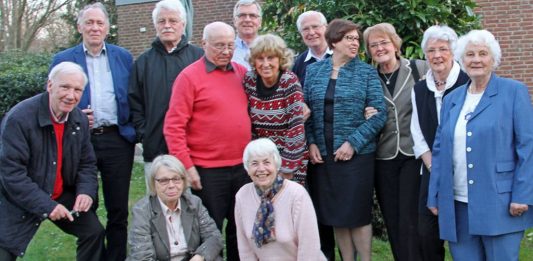 Klassentreffen - Die Mitschüler haben einen nachhaltigen Einfluss auf die spätere Karriere. Foto: gisela gerson lohman-braun / flickr (CC BY-SA 2.0)