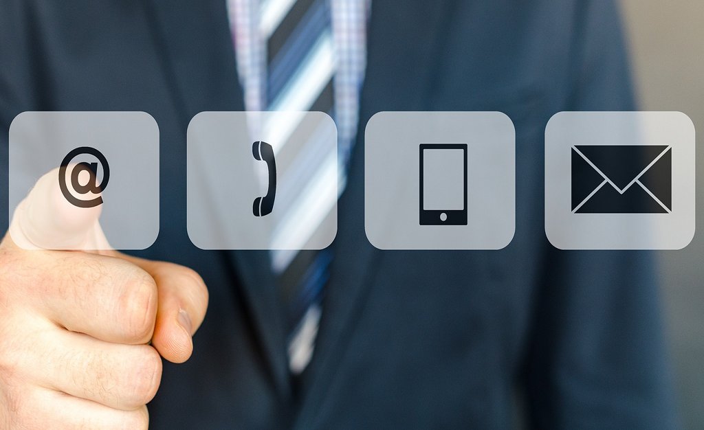 Vielen gilt die die E-Mail-Kommunikation bereits als veraltet. Das Thüringische Bildungsministerium wartet indes auf Geld aus Berlin um für alle Lehrer digitale Postfächer einzurichten. Foto: Tumisu / Pixabay (CC0)