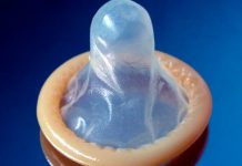 Bildungsministerin offen für Kondom-Automaten an Schulen