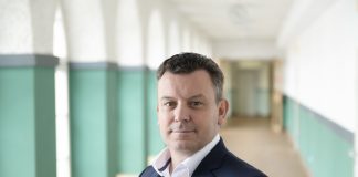 Digitalisierung: Wie ein strukturschwacher Landkreis um seine Schulen kämpft Landrat André Schröder, Iim Berufskolleg Mansfeld-Südharz, Sangerhausen, Sachsen-Anhalt