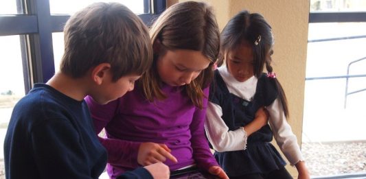 Nach Ansicht von Ulf Kerber ist es für Lehrer im Rahmen der Digitalisierung elementar, die Vorteile adaptiver Lernsoftware zu nutzen. Foto: Brad Flickinger / flickr (CC BY 2.0)