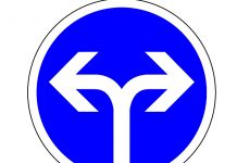 Links oder rechts? Für immer mehr Eltern scheint es nur eine Richtung zu geben. Illustration: pixabay.de / (CC0 1.0)