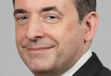 Schüler-Inzidenz bis 6.000! Kultusminister: Kinder stecken sich größtenteils im Privaten an Closeup von Alexander Lorz