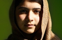 Ihr Zustand ist weiterhin ernst: die 14-jährige Malala. Foto: Pakitrojan / Wikimedia Commons (CC BY-SA 3.0)