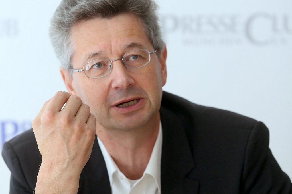 Der Generalsekretär einer Partei muss auch mit dem Koalitionspartner eher kämpferisch umgehen. Das passt nach Ansicht von Bayerns Kultusminister Piazolo nicht gut mit dem Ministeramt zusammen. Foto: Michael Lucan / Wikimedia Commons (CC-BY-SA 3.0)