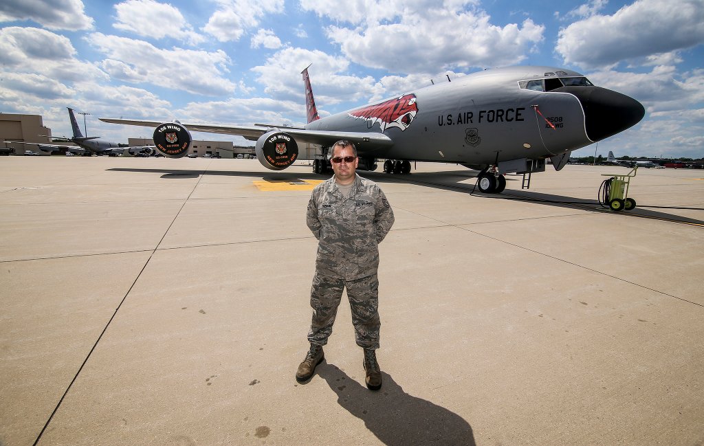 Eine Air Force Base kann für Jugendliche ein spannender Ort sein, aber sicher nicht jeder wünscht sich für seine Kinder einen Schüleraufenthalt dort. Foto: Matt Hecht / flickr (Public Domain)