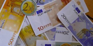 Kitas und Schulen: Stiftung Bildung fördert Projekte rund ums Gründen Spielgeld