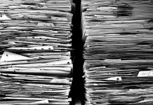 Die Hamburger FDP will Lehrer vom „Papierkram“ entlasten. Foto: myrfa / Pixabay (CC0 1.0)