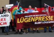 In Zeiten wie diesen sollte der politischen Bildung in der Schule eine hohe Bedeutung zukommen. (Pegida-DEmonstration in Frankfurt) Foto: opposition24.de /flickr (CC BY 2.0)