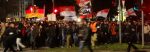 Prägen das Stadtbild von Dresden: Pegida-Demonstranten. Foto: Kalispera Dell / Wikimedia Commons (CC BY 3.0)