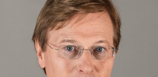 Nordrhein-Westfalens Justizminister Peter Biesenbach (CDU) konstatiert einen rückläufigen Trend bei der Jugendgewalt im Land. Martin Kraft / Wikimedia Commons (CC BY-SA 3.0)