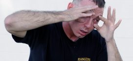 Die Wirkung von Pfefferspray ist übel – in den USA bekommen Soldaten im Training das Reizgas zu spüren, um zu lernen, trotzdem Handlungsfähig zu bleiben. Keine leichte Aufgabe, wie das Foto belegt. Foto: Fort A. P. Hill / flickr