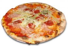 Dreiste Einbrecher bereiten sich in Schulküche Pizza zu