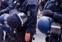 Strafantrag der Uni-Leitung: Polizei beendet Hörsaalbesetzung von Klima-Aktivisten
