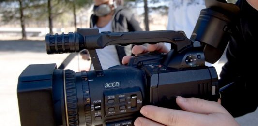 Es müssen nicht immer Smartphones oder Tablets sein. Doch der Primat der Pädagogik solle selbstverständlich gelten. Foto: AiClassEland / Wikimedia Commons (CC BY-SA 1.0)