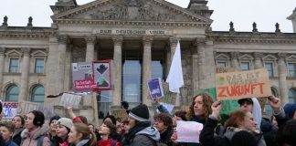 Der Schülerprotest für mehr Klimaschutz - hier am 14. Dezember in Berlin - wächst sich zur Bewegung aus. Foto: Leonhard Lenz / Wikimedia Commons (CC0 1.0)
