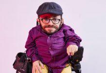 “Es sind ja nicht die behinderten Kinder schuld, dass Lehrer*innen immer mehr machen müssen”: Raúl Krauthausen über Inklusion