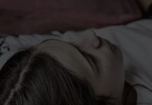 Studie: Jugendliche aus sozial schwächeren Familien weisen häufiger Schlafschwierigkeiten auf