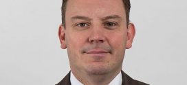 Meint, dass Sachsen-Anhalts Lehrer besonders wenig unterrichten: Finanzminister Schröder. Foto: Sven Teschke / Wikimedia Commons (CC BY-SA 3.0 DE)