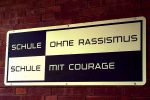 Mittlerweile mehr als Schulen bundesweit haben dieses Schild am Eingang hängen. Foto: Bernd Schwabe in Hannover / Wikimedia Commons (CC BY-SA 3.0)