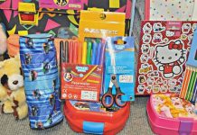 Schulbesuch ihrer Kinder ist für viele Eltern zu teuer Bei der Anschaffung von Schulmaterial kommt schnell einiges an Kosten zusammen. Foto: ora international / flickr (CC BY-SA 2.0)