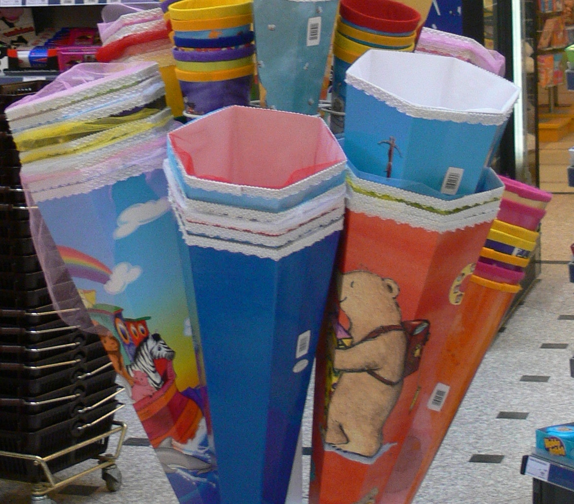 Schultüten im Laden