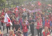 Streik für kleinere Klassen: Gewerkschaft zählt 3.300 Teilnehmerinnen und Teilnehmer