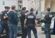 Messerangriff in französischem Gymnasium: Lehrkraft getötet, weitere verletzt