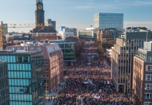 Auch in Hamburg (schon zum zweiten Mal): Zehntausende gegen Rechtsextremismus