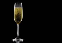 Schluss mit Lehrer-Arbeitslosigkeit in den Ferien? GEW will mit Sekt feiern