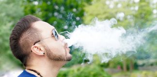 Die Zigarette hat für Jugendliche kaum noch Bedeutung, doch neue Formen des Rauchens könnten an ihre Stelle treten und die gesundheitlichen Folgen sind noch unklar. Foto: 422737 / pixabay (CC0 Creative Commons)