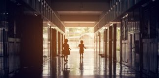 Missbrauch einer Grundschülerin auf der Schultoilette löst Debatte um Sicherheit aus