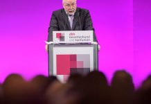 dbb-Jahrestagung: Von maroden Schulen bis zur schlecht besetzten Feuerwehr – der Staat wirkt überfordert (die Beschäftigten baden es aus)