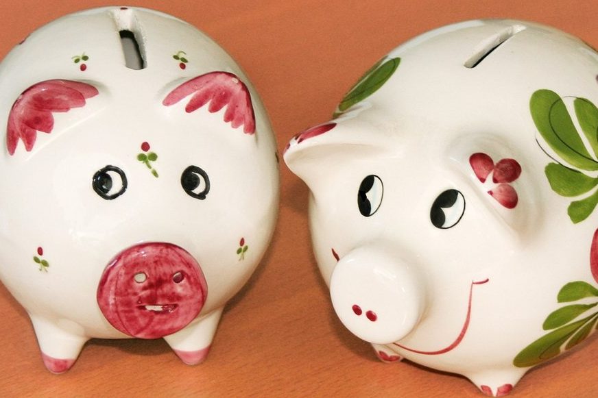 Finanzkompetenz ist mehr, als das Sparschwein zu befüllen, aber auch mehr als nur den Zinssatz zu berechnen. Foto: mdgrafik0 / pixabay (CC0 Public Domain)