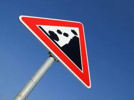 Einsturzgefahr – Frankfurter Schule vorläufig geschlossen; 1.000 Schüler betroffen