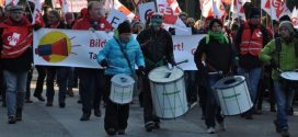 GEW-Mitglieder trommelten in Düsseldorf für ihre Forderungen im Tarifstreit. Foto: GEW NRW