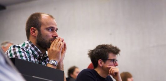 Im studentischen Alltag bleibt auf die Exzellenz ein ferner Blick, befürchten Studentenvertreter. Foto: Universität Salzburg (NaWi-AV-Studio) / flickr (CC BY 2.0)