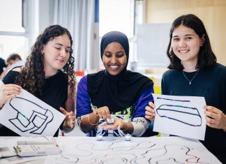 Experimentieren, tüfteln, Zukunft gestalten – im MINT-Hub der Siemens Stiftung