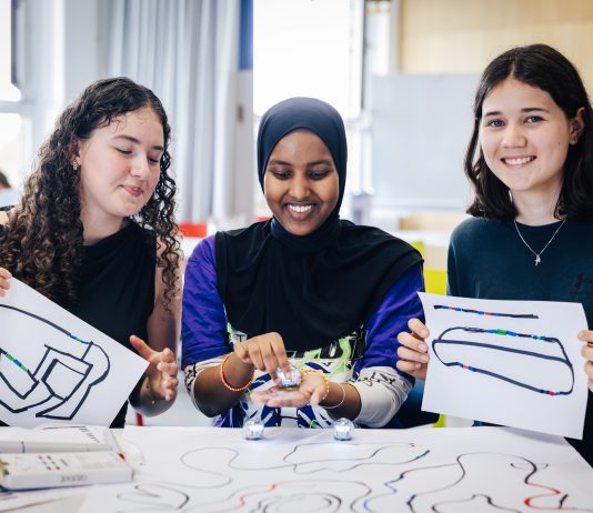 Experimentieren, tüfteln, Zukunft gestalten – im MINT-Hub der Siemens Stiftung