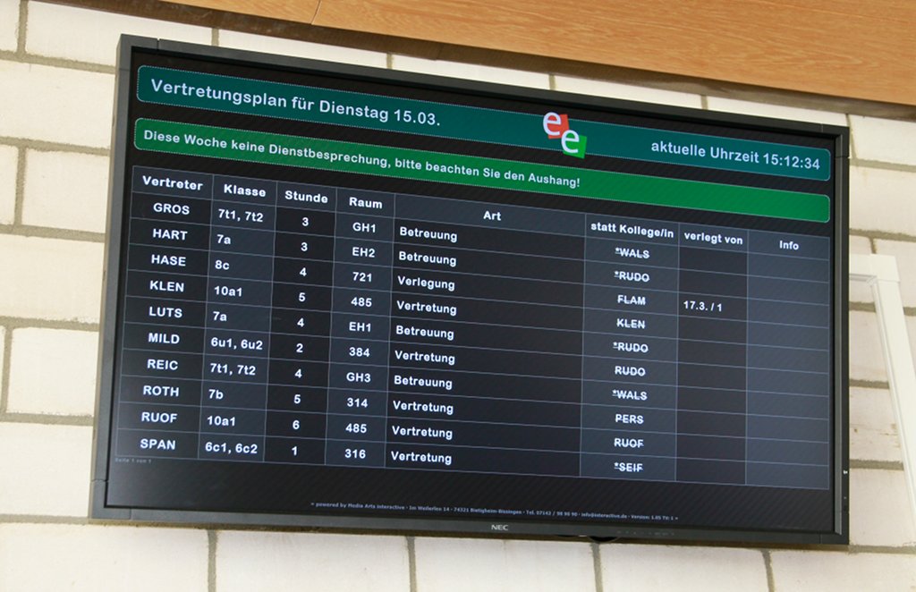 Vertretungsplan digital: Sinnvolle Modernisierung oder zieht damit die bunte digital signage Welt in die Schulen ein? Foto: Mediaarts / Wikimedia Commons