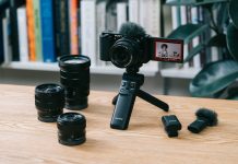 Die Systemkamera ZV-E10 von Sony: Jetzt als Streaming-Kit für Lehrer