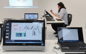 Anbieter digitaler Medien - wie die Hersteller von elektronischen Whiteboards - prägen Anbieter digitaler Medien prägen das Bild auf der Bildungsmesse "didacta". Foto: Deutsche Messe AG
