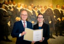 SPD-Politikerin (und Lehrerin) Bekeris als neue Hamburger Schulsenatorin vereidigt