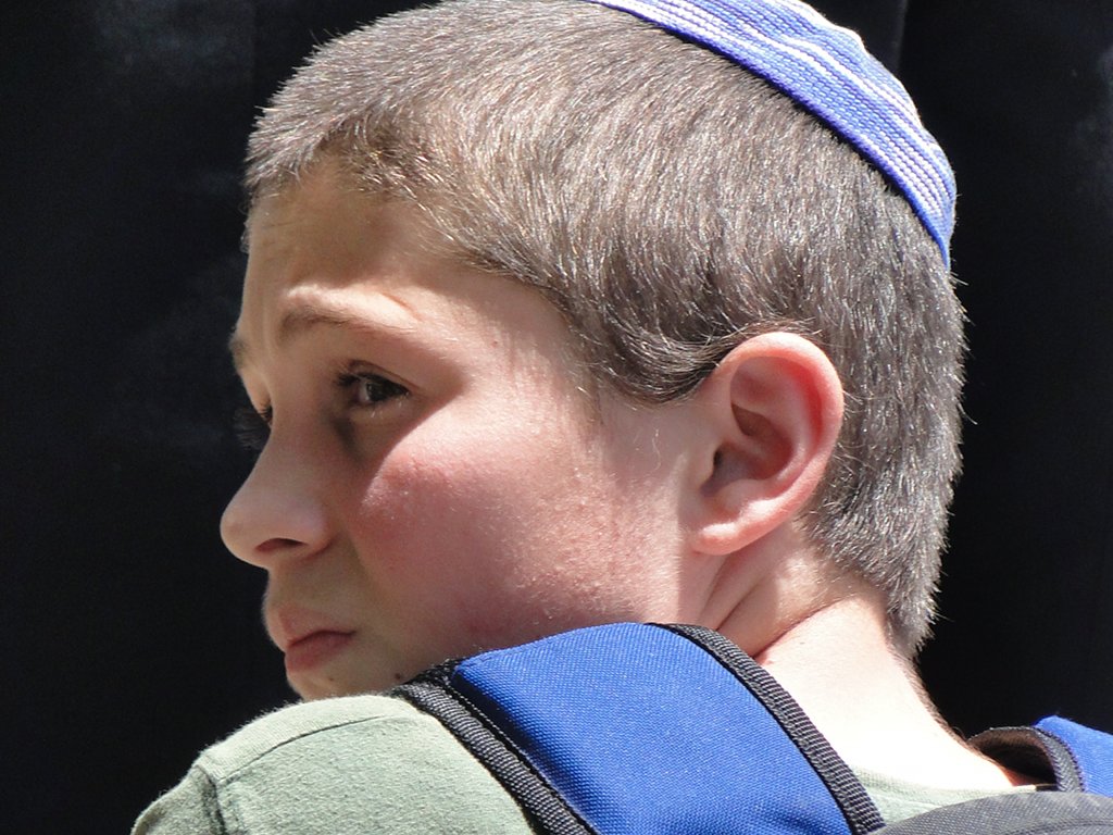 Sich an einer deutschen Schule offen als Jude zu bekennen scheint heute wieder ein Risiko zu sein. Foto: Adam Jones / flickr (CC BY-SA 2.0)