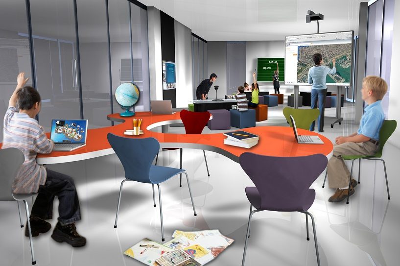 So stellt sich Microsoft das Klassenzimmer der Zukunft vor. „Schulen müssen sich mehr denn je an der Lebenswelt der Kinder und Jugendlichen wie auch den Anforderungen der Berufswelt orientieren und den Einsatz neuer Medien im Unterricht fördern“, sagt Microsoft-Deutschland-Chef Achim Berg. Foto: Microsoft GmbH