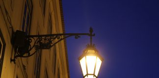 Kultusministerin lässt sich vom Rechnunghof erhellen, wohin all das Geld fließt