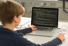 Schüler einfach „losprogrammieren“ zu lassen mache wenig Sinn findet Informatikerin Ute Schmid. Foto: Rainer Stropek / flickr (CC BY 2.0)