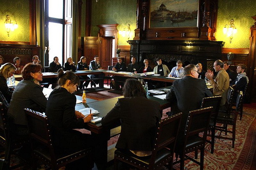 Bei Entscheidungen von Gruppen sollte Kritik offen geäußert werden. (Foto UN-Dekade für nachhaltige Entwicklung/Flickr CC BY-SA 2.0)