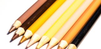 Hautfarbe? Wie Buntstifte gegen Rassismus helfen können